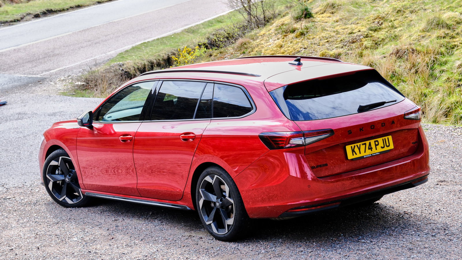 Skoda Superb Estate - rear
